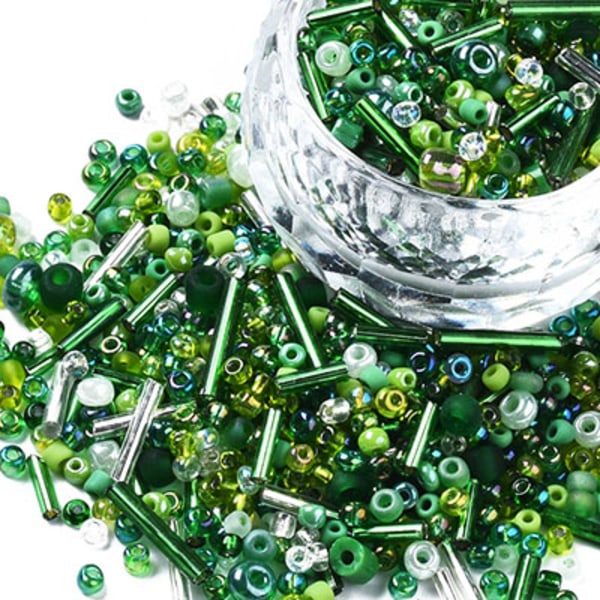 Mix av seed beads och stavpärlor, grön, 20g grön