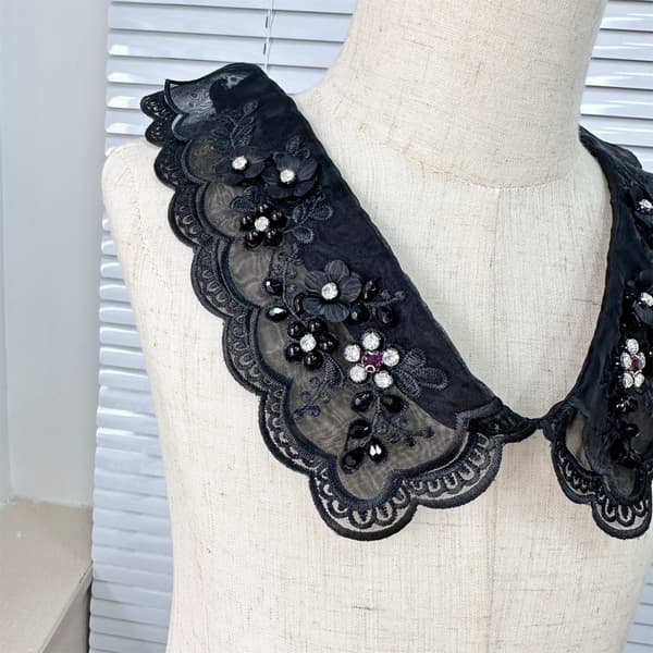 Hvit blonde falsk krage for kvinner med studs hvit White