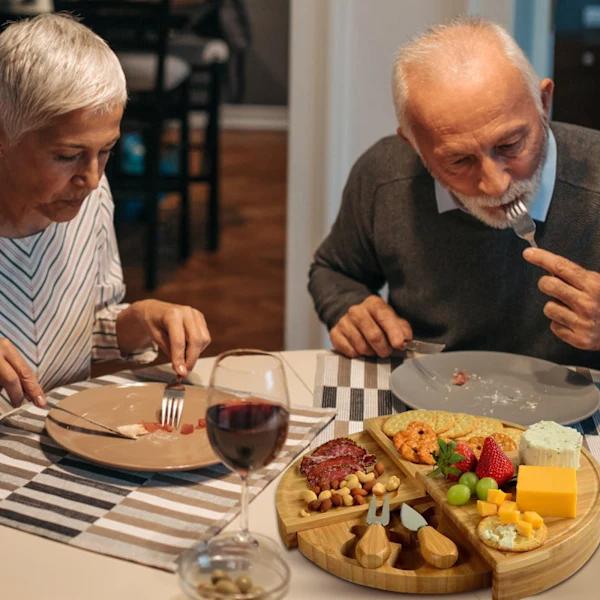 Ostbricka i bambu, serveringsfat med ostknivar för aptitretare och underhållning, 1 st 1pc