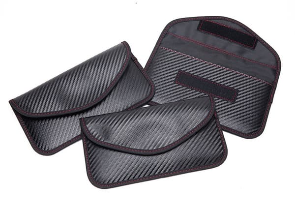 2-pak RFID Bilnøgle Signalblokerende Pung, PU Kulfiber Faraday Tasker til Nøglefri Adgang Tyverisikring, Sort, 19,5 x 10,5 cm