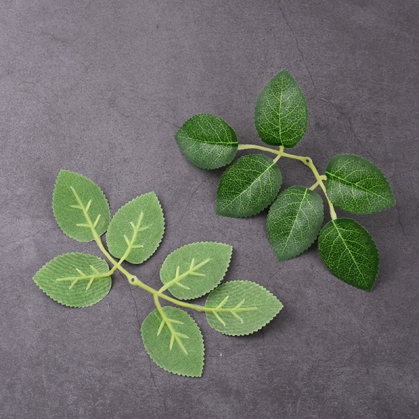 IC 10/30/50 st Rosenblad Konstgjord grönska Falska Rosblommor Le 50ST