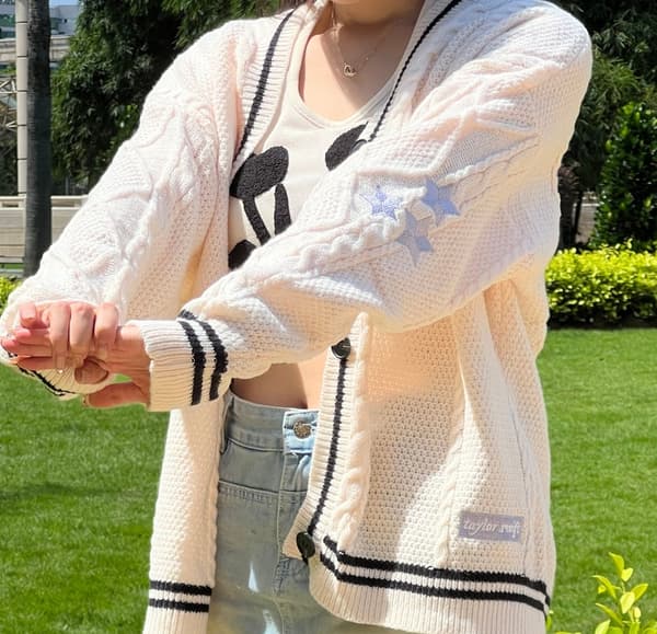 Håndlaget hvit stjerne Folklore Cardigan Stjernebrodert Merch Ove S