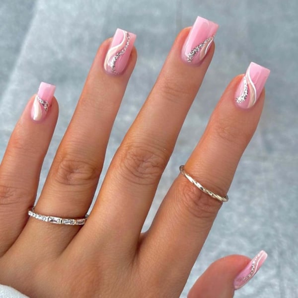 Korta virvlande falska naglar fyrkantiga tryck på naglar naken nagelspetsar full täckning glitter falska naglar för kvinnor och flickor 24 st