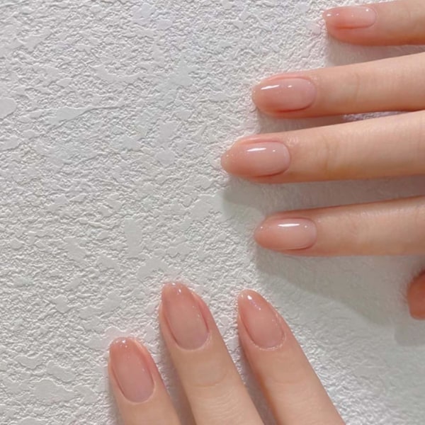 Korte mandelformede trykk på negler Nude falske negler Gradient negler tips Full dekning blanke falske negler for kvinner og jenter 24 stk