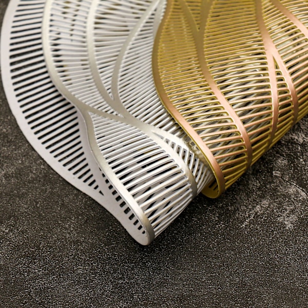 Rose blomst dækkeserviet isoleringspude let luksus varm stempling coaster blød dekorativ bordmåtte fest tallerkenmåtte Placemat 38cm Silver 2pcs
