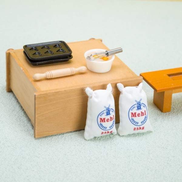 IC Nukkekodin Miniatyyrit Kaulin Vispilä Kulhosetti Keittiö Ba