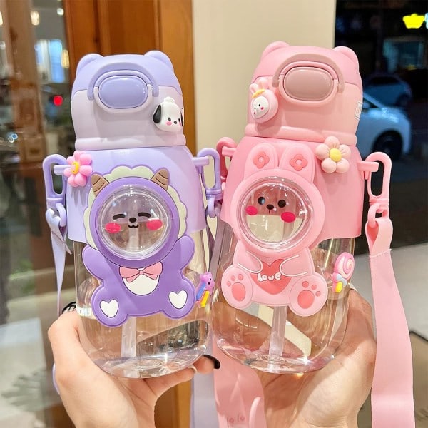 IC Kawaii -vesipullo - söpöt vesipullot pillillä ja tarroilla Kannettava sarjakuva karhuvesipullo tiivis urheiluvesi (660 ml)