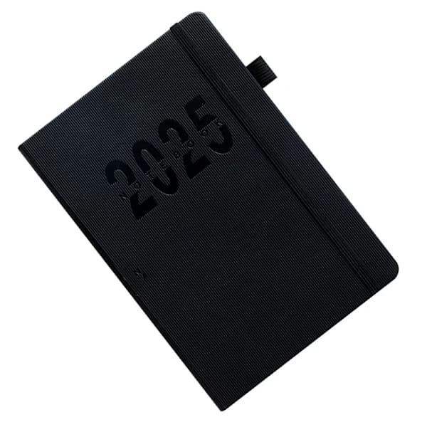 Daglig kalender 2026 - A5 sort linjeret notesbog med rem (180 ark)