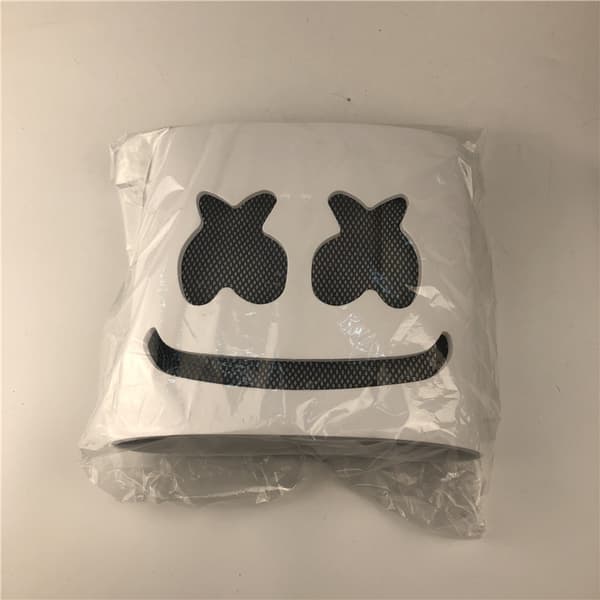Marshmallow DJ -naamio valaisevalla baari-ilmapiirillä