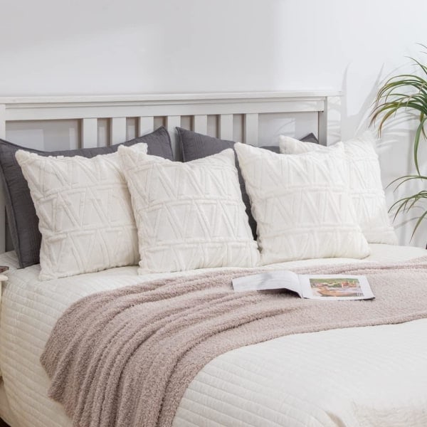 IC Dekorativa kuddfodral 18x18 set om 4 för soffa, mjukt konstgjord kort ull sammet Boho kuddfodral för vardagsrumsinredning, vit