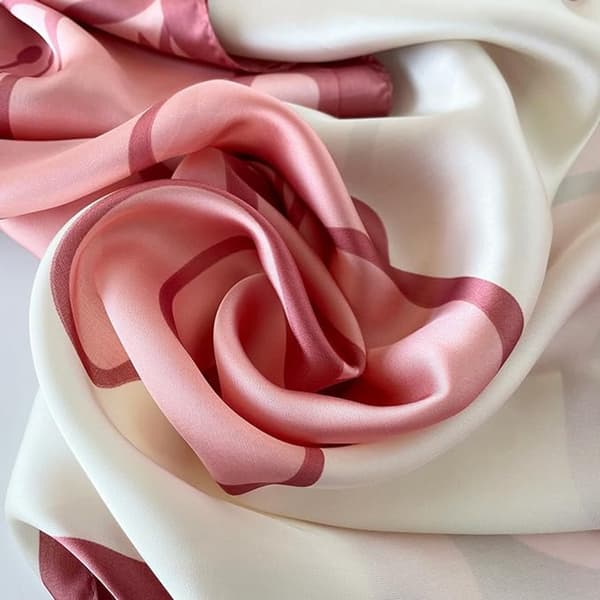 Firkantet skjerf i polyester for kvinner, lett og silkemykt, elegant mønster, for forretninger, fester og bryllup, rosa, 70 x 70 cm