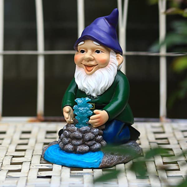 Solar Resin Miniature Dværg Figur Sød Brønd Træk Vand Gnome Statue