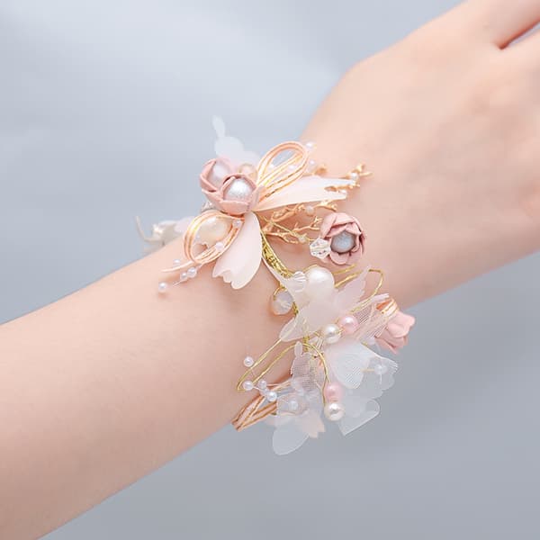 Kunstig blomsterhåndleddskrans i skogstil