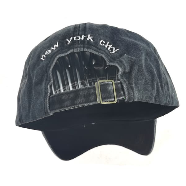 NEW YORK Punainen baseball-lippis brodeeratulla aurinkolipalla