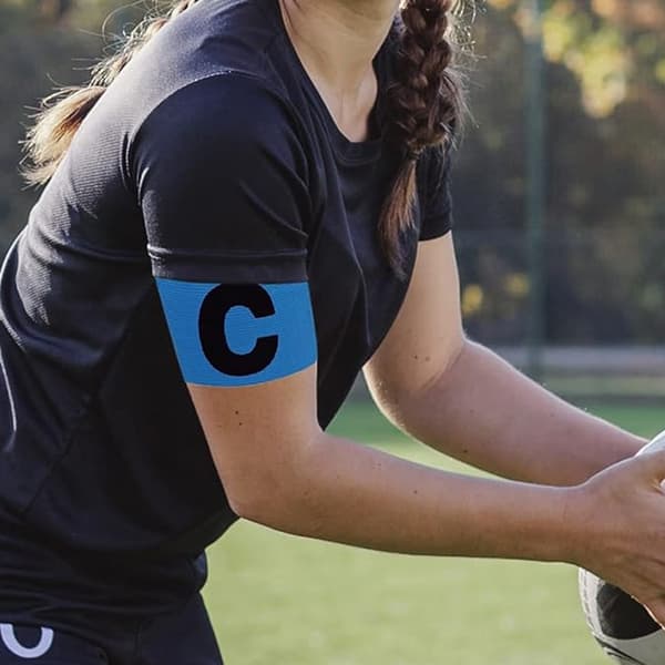 Fodboldanførerbind, justerbart C-formet design til sportstræning og holdspil, elastisk beskyttende armbind med høj elasticitet blue