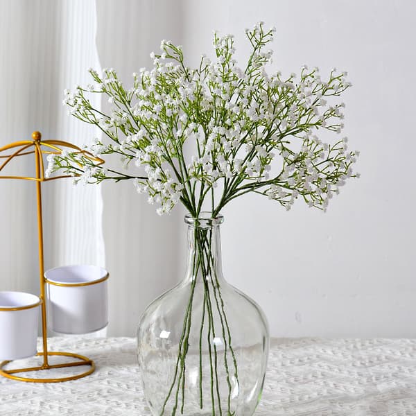 Hvitt 5-delt sett med kunstige blomster og blomster, med pigger