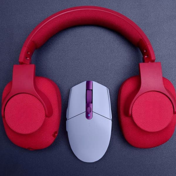 Trådløs gamingmus, Tri-Mode Connectivity USB-C Bluetooth for problemfri skift, ultralet 5600DPI optisk sensor kompakt design med Purple
