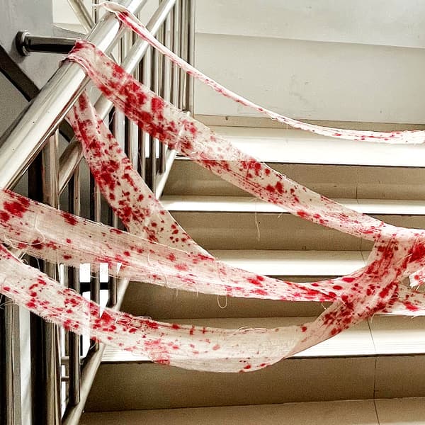Halloween-sortiment av blodfläckad gasväv, dekorationer, 3M