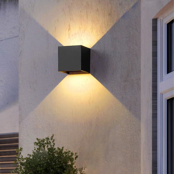 2 kpl LED-seinävalaisinta sisä- ja ulkokäyttöön Moderni ulkoseinävalaisin Bla