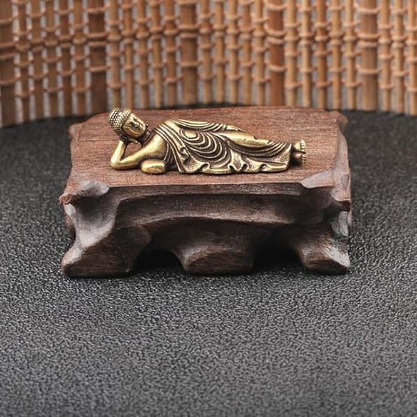 Messinki Mini Retro Nojaava Buddha-Koristepatsas Figuuri