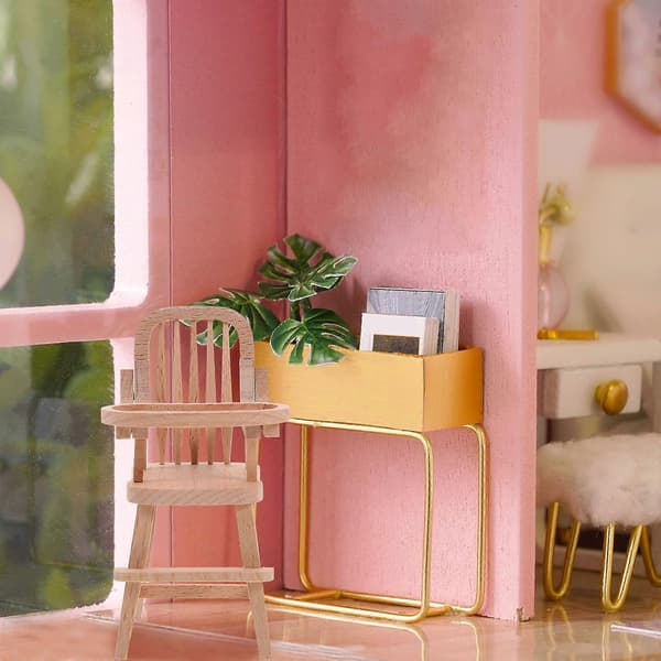 Bedårande Minifurnitur Trädocka Barnstol Skrivbordsminiatyrstol Barnförråd