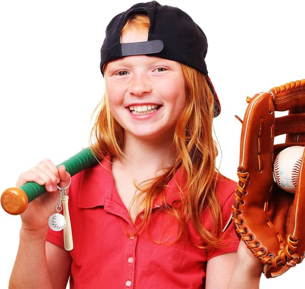 16 stykker mini baseball nøglering med træbat til sportstema