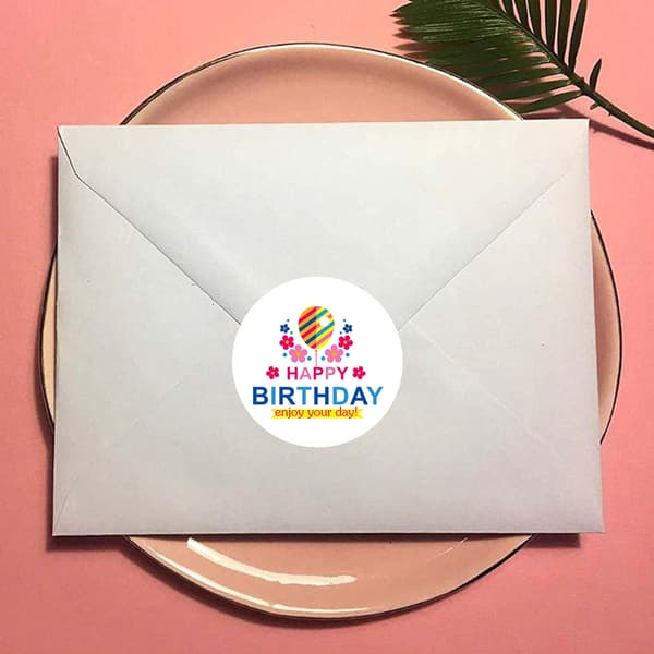 500 stk. tematiske forseglingklistremerker - Bursdagskake, gavelappklistremerke