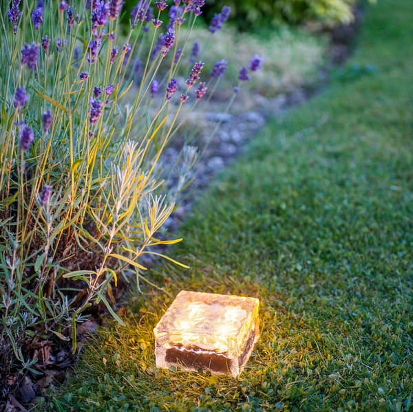Set med 4 stora varmvita LED-etsade solcellsljusplattor i glas
