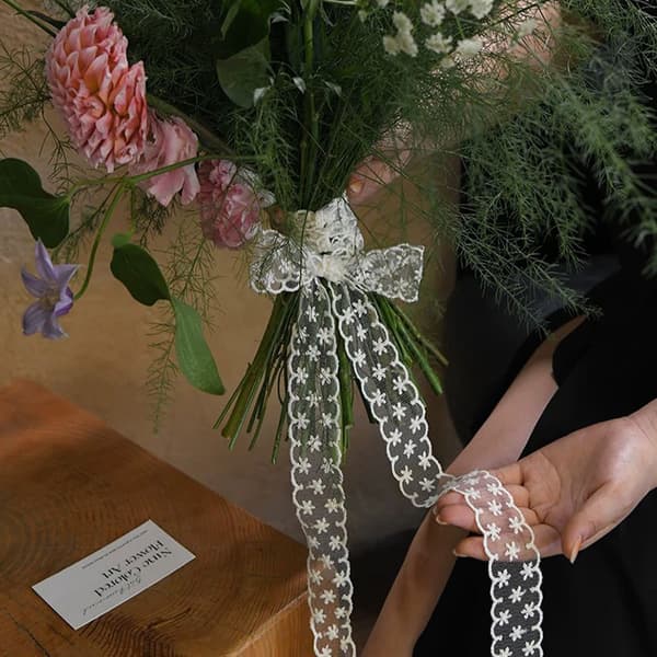 2-delt sløyfebåndsett, 3,8 cm, nr. 5 [Off-White] – Blonder til dekorasjon av gaveesker til blomsterbuketter B