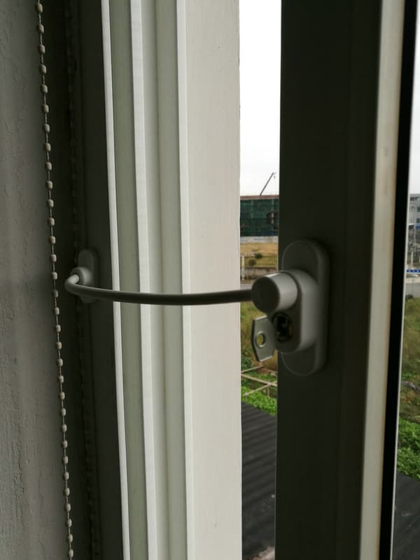 Säkerhetsfönster Dörrfångst Dörrsäkerhetslås Kraftig kabel och nyckel