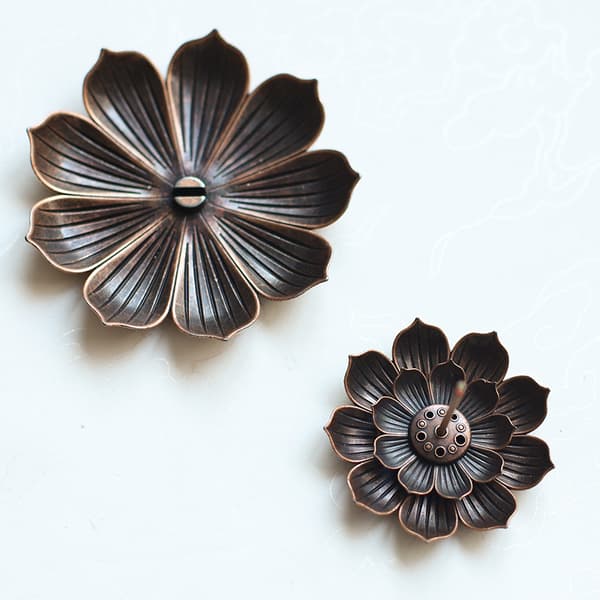 Lotus-suitsukepidike, suitsukepoltin, messinkikartio, suitsukekela