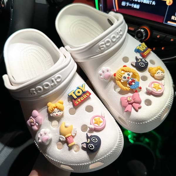 14 st TOY vacker flicka Sko Tillbehör för Croc Charms för Tee
