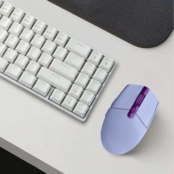 Trådløs gamingmus, Tri-Mode Connectivity USB-C Bluetooth for problemfri skift, ultralet 5600DPI optisk sensor kompakt design med Purple
