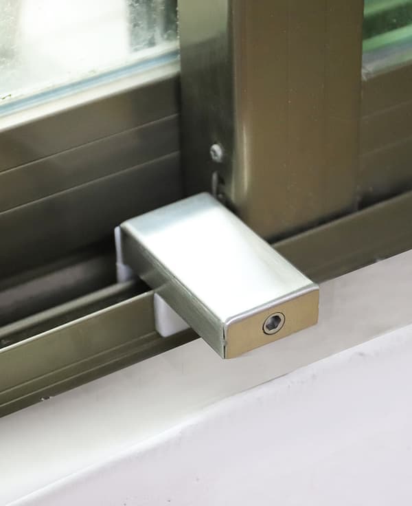 2 stk. med nøgle aluminiumslegering dørkarm sikkerhedslås, sølv