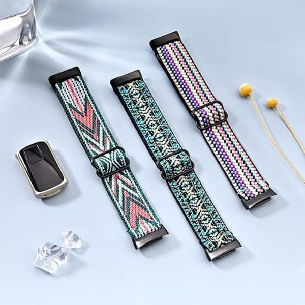 3 elastiske armbånd, kompatible med Fitbit Charge 5/Fitbit Charge 6 armbånd for menn og kvinner, pustende og justerbare