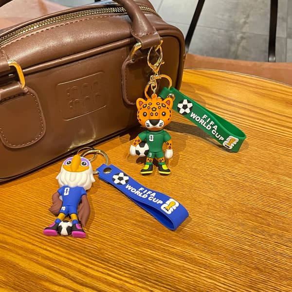 Sæt med 2: 2026 USA-Canada-Mexico VM Maskot Figur Nøgleringe – Trendy Samleobjekter til Studerendes Rygsække C