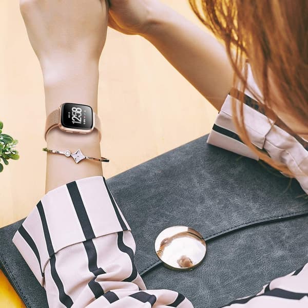 INF Fitbit Versa 3 / Sense ranneke ruostumaton teräs kulta
