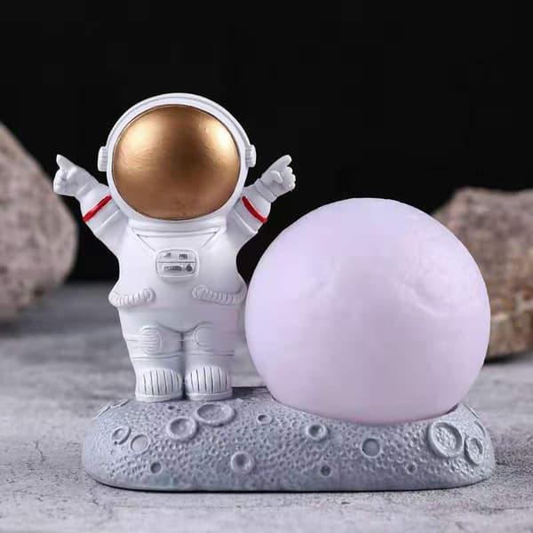 Kreativ harpiks rummand natlampe astronaut model sengepynt