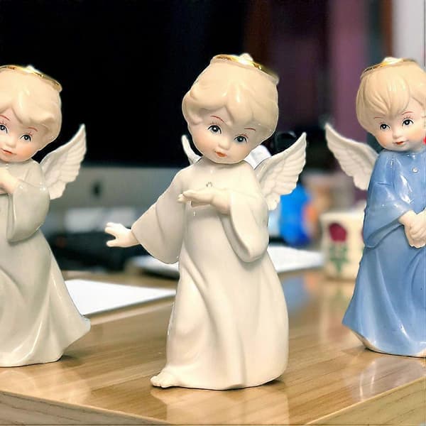 Keramisk liten engledekorasjonsfigur formet håndverk skrivebordsdekorasjon bordpynt blå