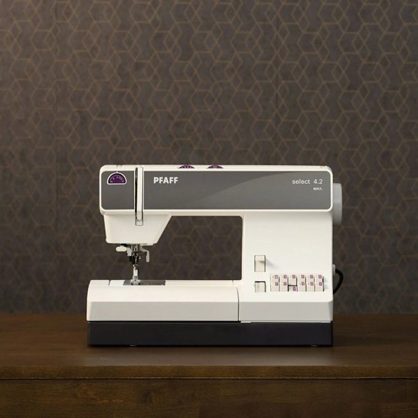 Symaskin - Pfaff - Select 4.2 - Automatisk trådträdare - 40 stygn - IDT Dual Feed Vit