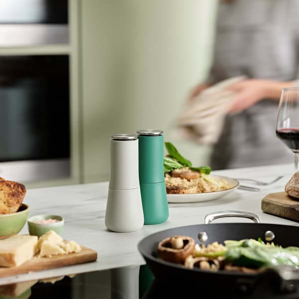 Set med 1 salt- och pepparkvarn - Spill Proof - Rostfritt stål - Grön