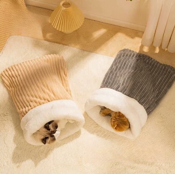 Katteseng - Hulekattekurv - Vintersovepose til kæledyr - Blød plys katteseng - Velegnet til indekatte, killinger og hunde (Beige, M-44*37cm)