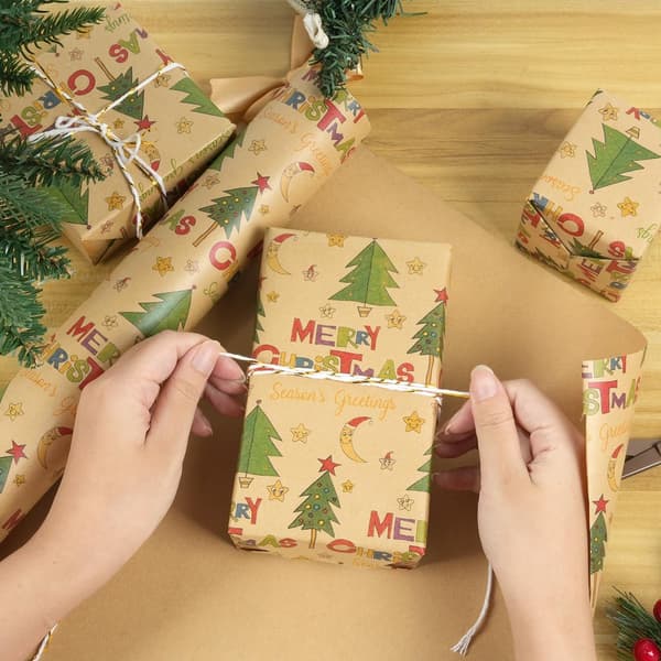 Presentpapper - Julpresentpapper - Julklappspapper - Presentpapper med figurer - 43 x 300cm - 1 Rulle