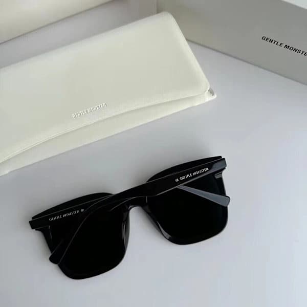 Gentle Monster Her 01 Flatba Unisex Sorte Solbriller Hvid Sæt 2022