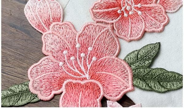 Sy på Lilje Blomsterlapper, Broderede Blomsterapplikationer til DIY