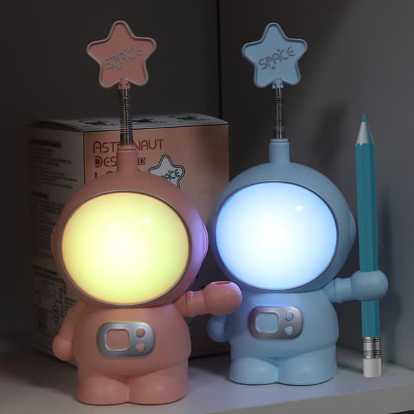 Tegneserie skrivebordslampe astronaut nattlys USB oppladbart øyevennlig