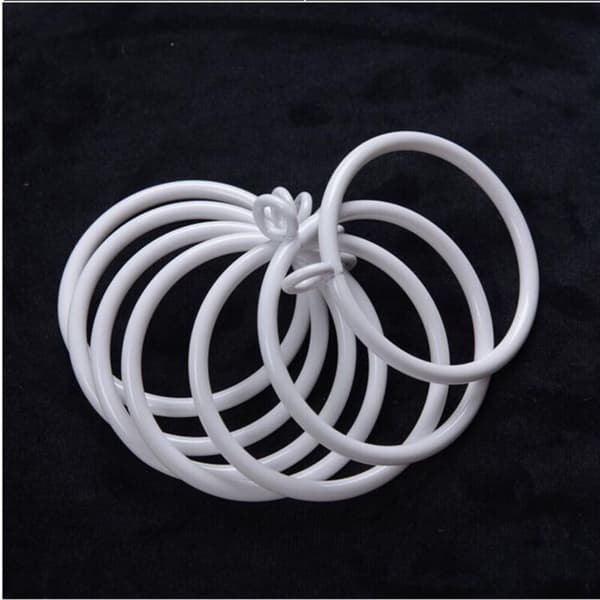 10 Hvide Gardinringe 4,5 cm med 10 Metalkroge til Gardiner