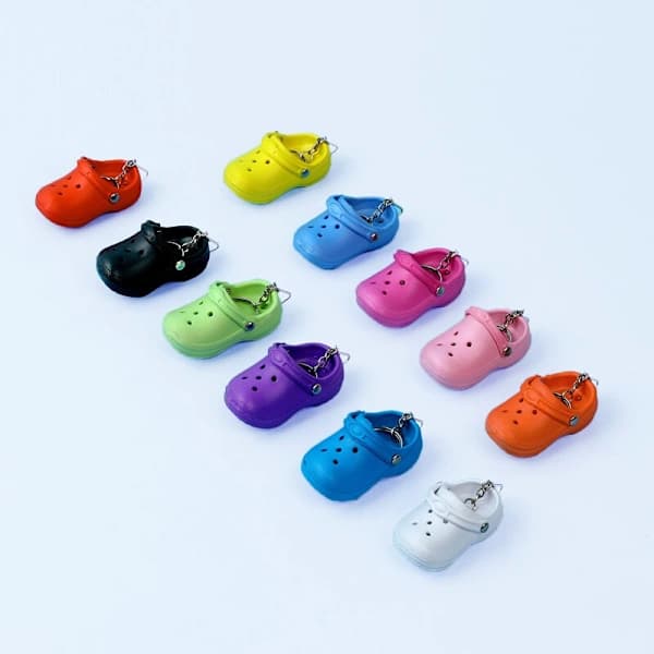Uusi 3D MINI CROC SANDAALI AVAIMENPERÄ KENKÄ AVAINRIIPUS SÖPÖ TOFFELI AVAIMENPERÄ Täysin Uusi punainen red