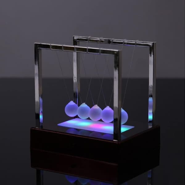 Newtons Pendul LED Lysende Svingbold Videnskab Skrivebord Kontor Boligindretning [Ho]
