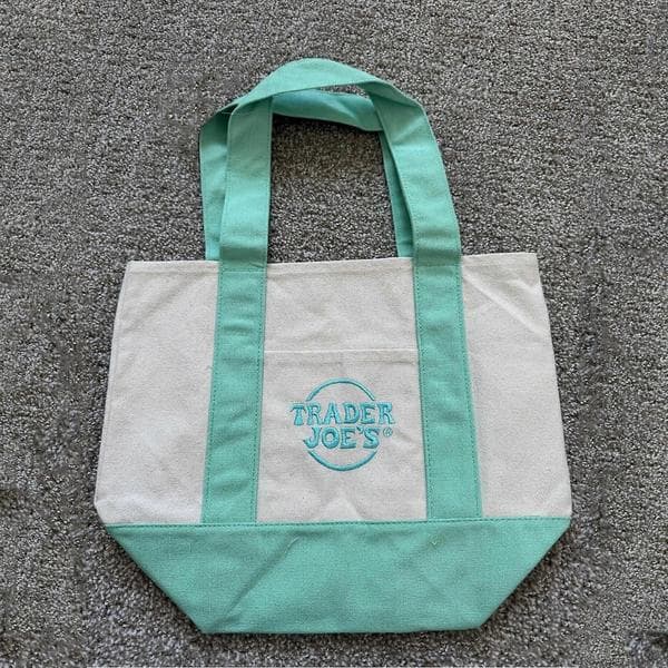 Trader Joes Pastell Mini Canvas -kangaskassit 2025 Rajoitettu erä Bset-4kpl Bset-4PCS